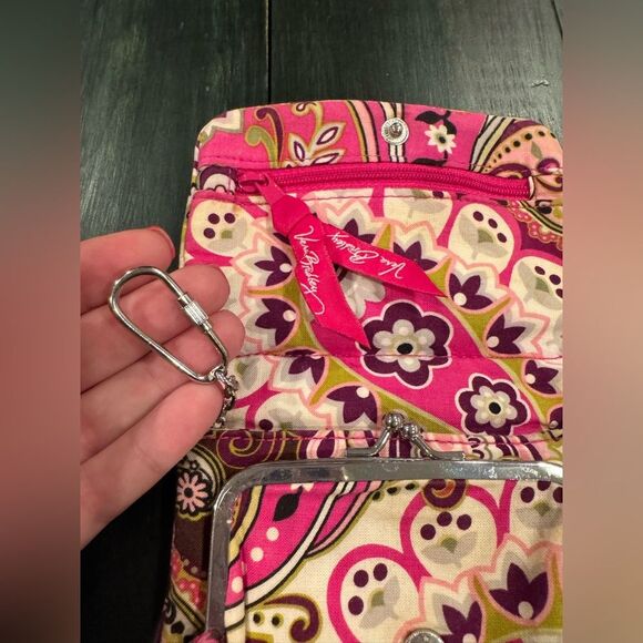 Vera Bradley “One for the Money” Taxi Wallet. - Picture 4 of 8
